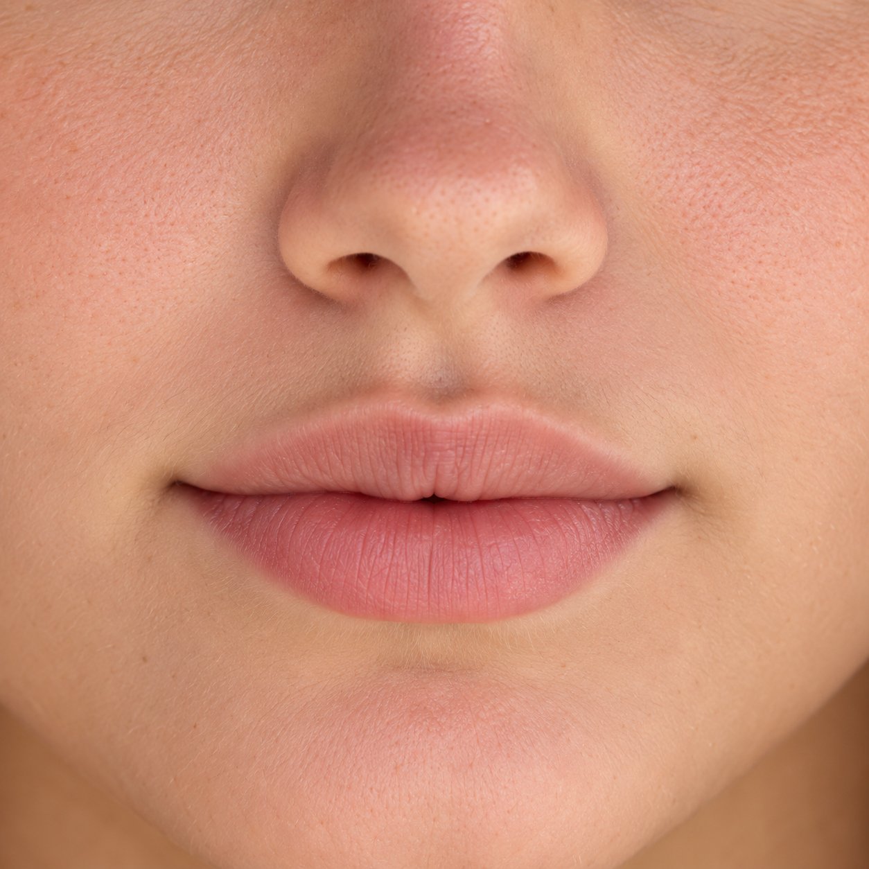 Peaches 009 — 09 cheek and lips detail